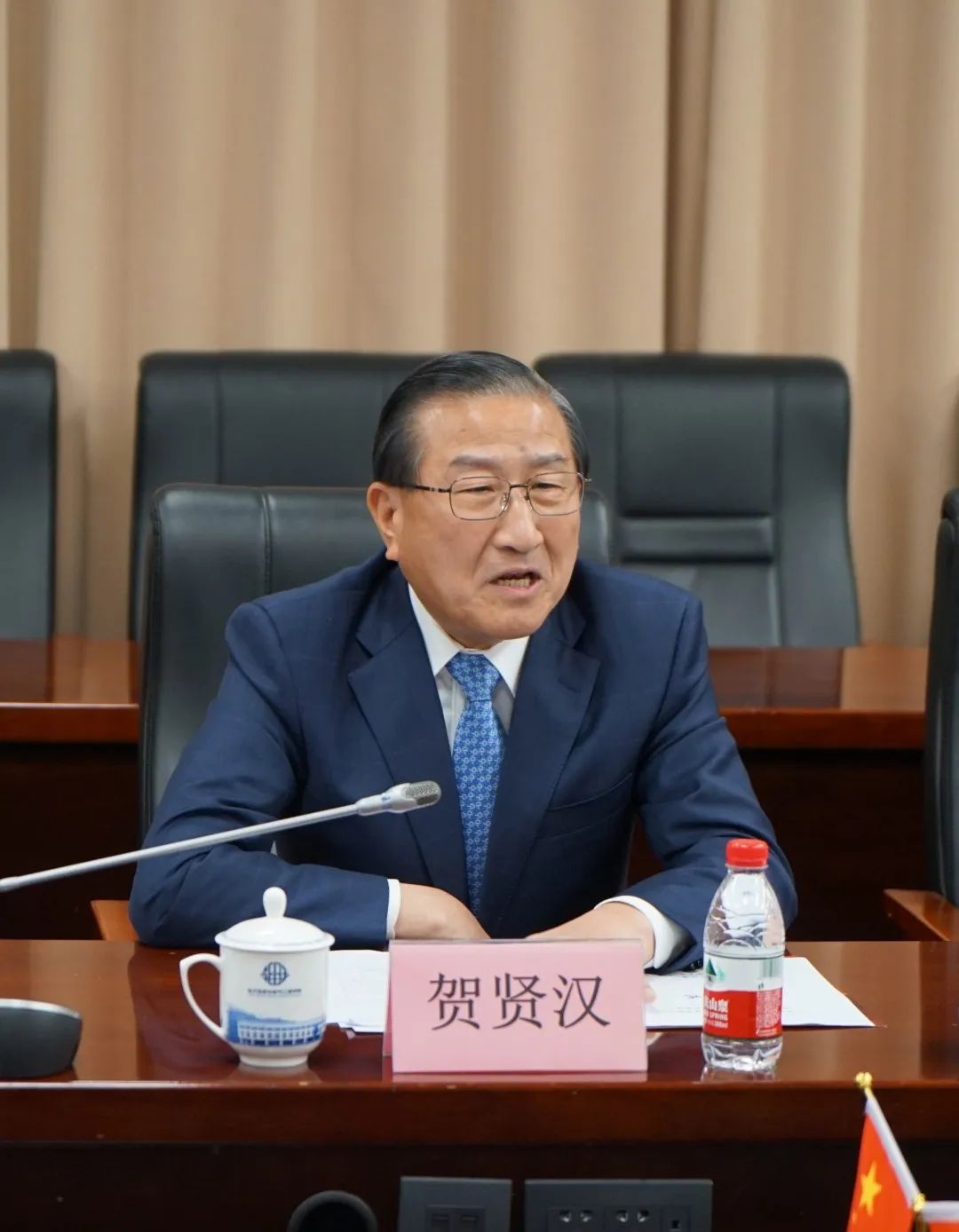 图3 贺贤汉董事长讲话.jpg 图3 贺贤汉董事长讲话.jpg
